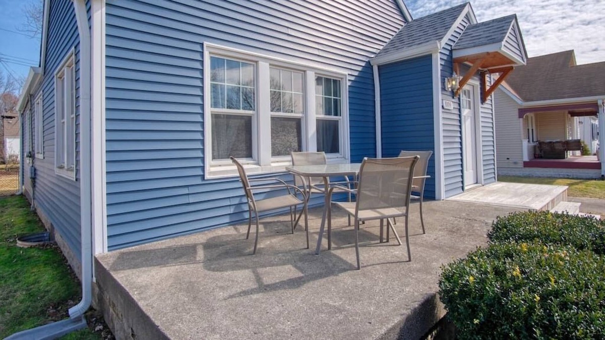 Speedway House | Cozy 2-bedroom Speedway home. Walk to the track!
