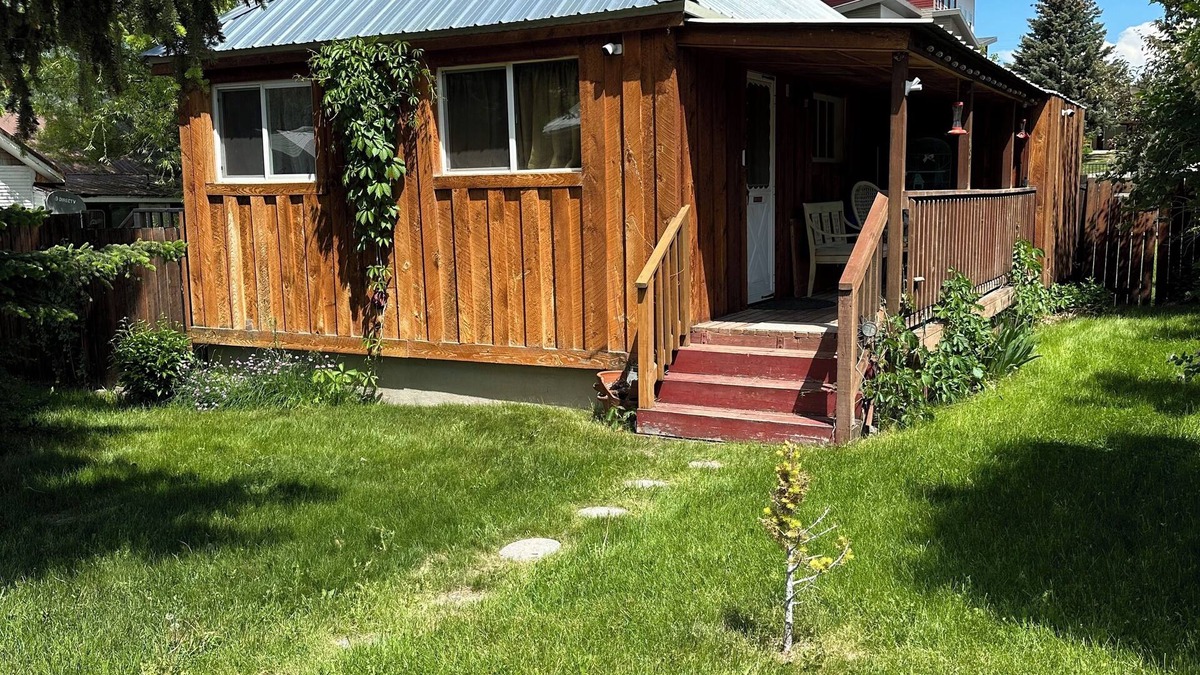 Lava Hot Springs House | Cozy 2-bedroom 2-Bath home with WiFi, AC Close to Main Street/Lava Hot Pools