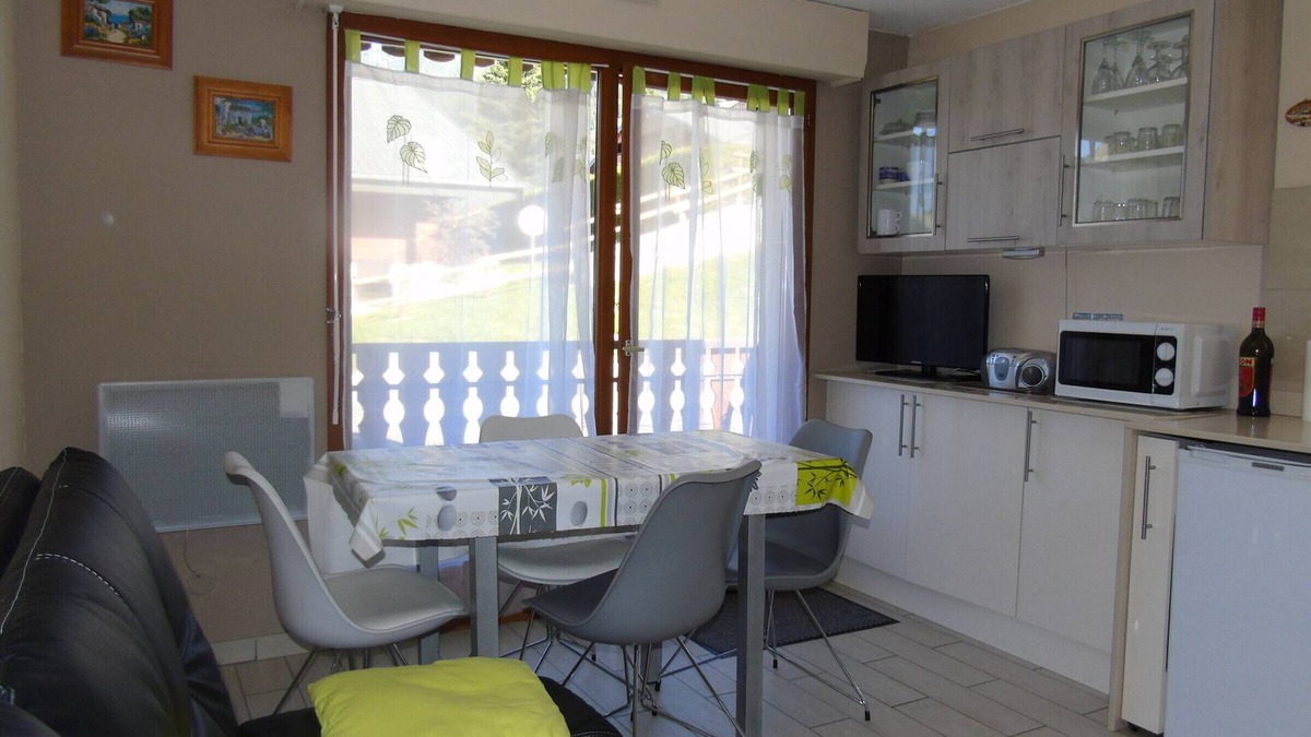 Chatel Apartment | Cozy 2-Room Apartment for 5 in Châtel with Balcony and Parking