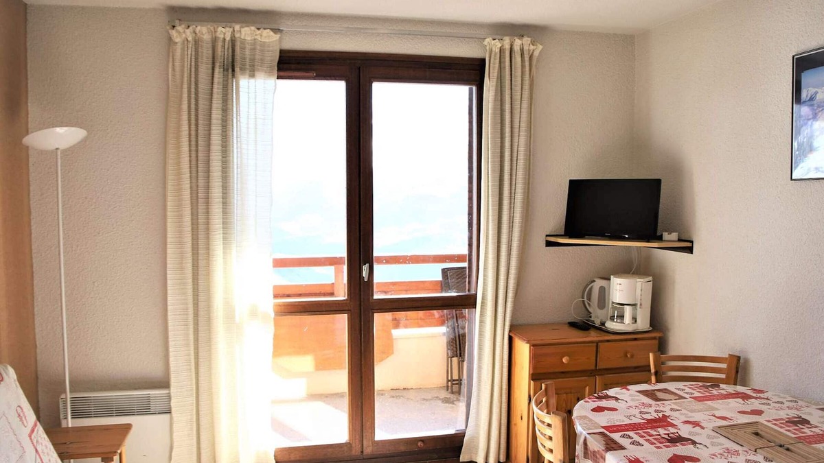 Auris Apartment | Cozy 2-room cabin apt, 4 ppl, 400m from slopes, parking included