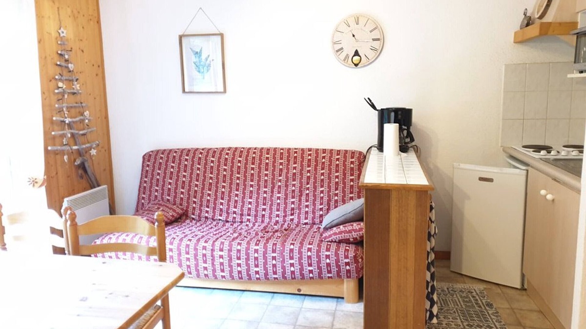 Saint-Jean-dʼAulps Apartment | Cozy 2-Room Apartment at Ski Slopes with Balcony, Sleeps 6