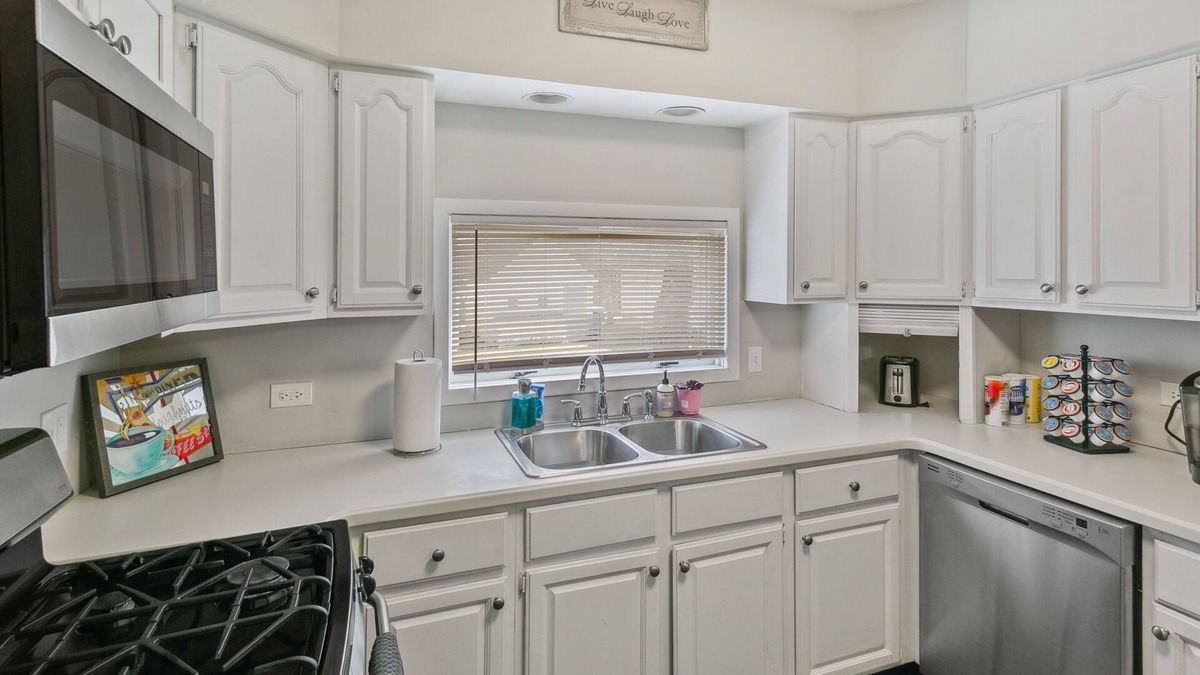 Libertyville House | Cozy 2-Story House Near Downtown Libertyville