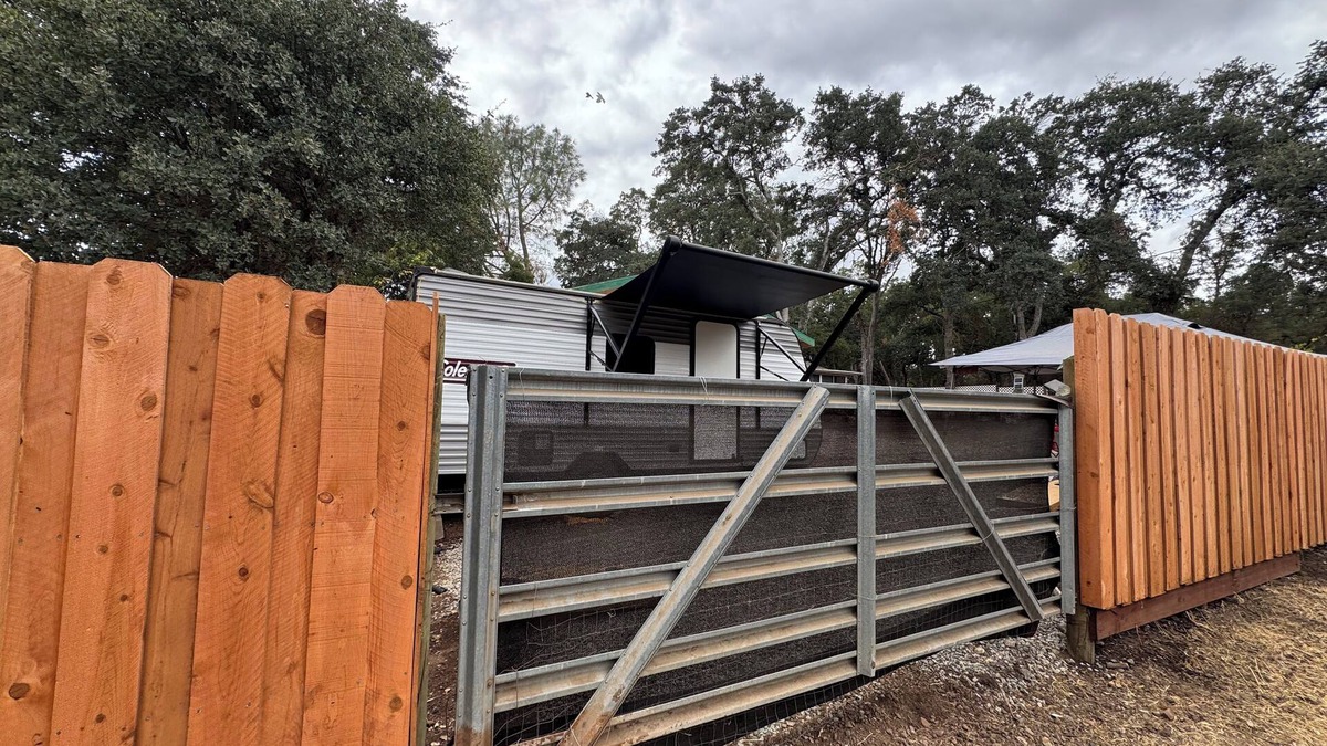 Clear Lake House | Cozy 2023 RV in Clearlake – Sleeps 4 w/ AC, WiFi & Free Coffee