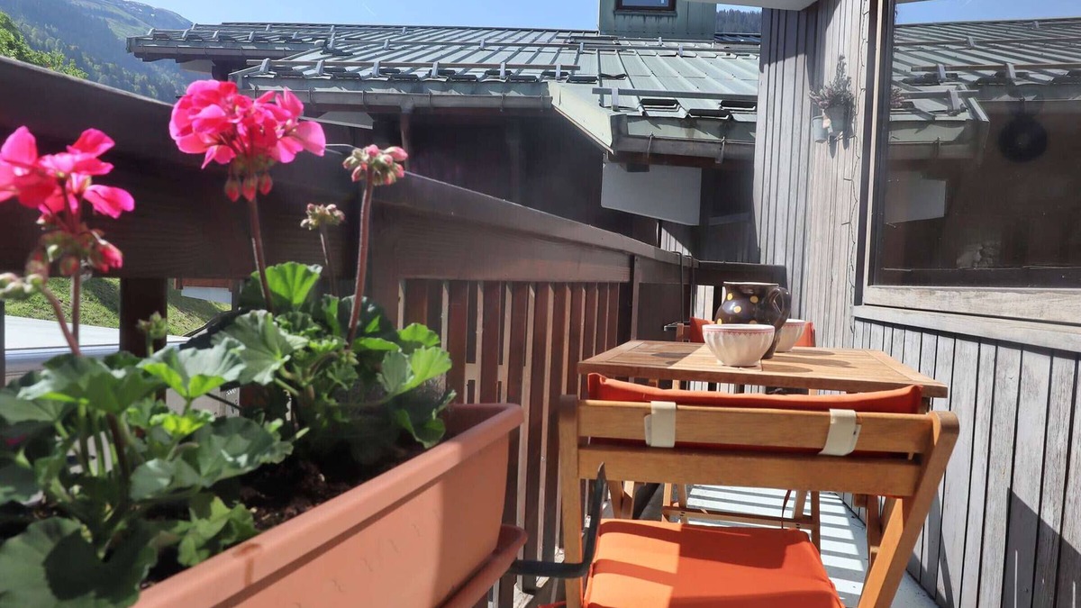 Beaufort Apartment | Cozy 27m² Studio with Mezzanine in Beaufort—WIFI, Balcony, Close to Skiing & Shops