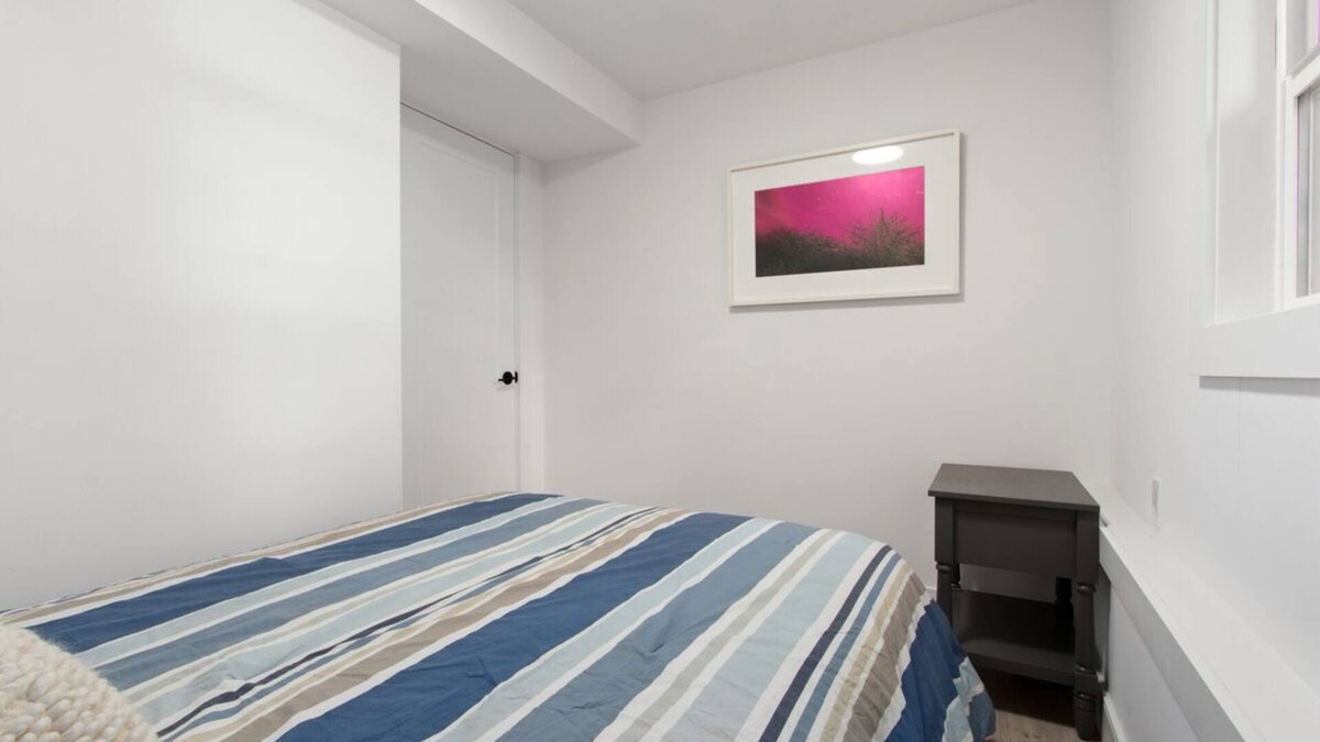 North Vancouver Apartment | Cozy 2BD guest suite in North Van!