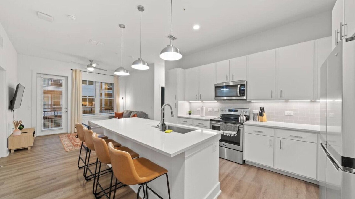 Tampa Apartment | Cozy, 2BD haven in heart of Tampa | Free Parking!