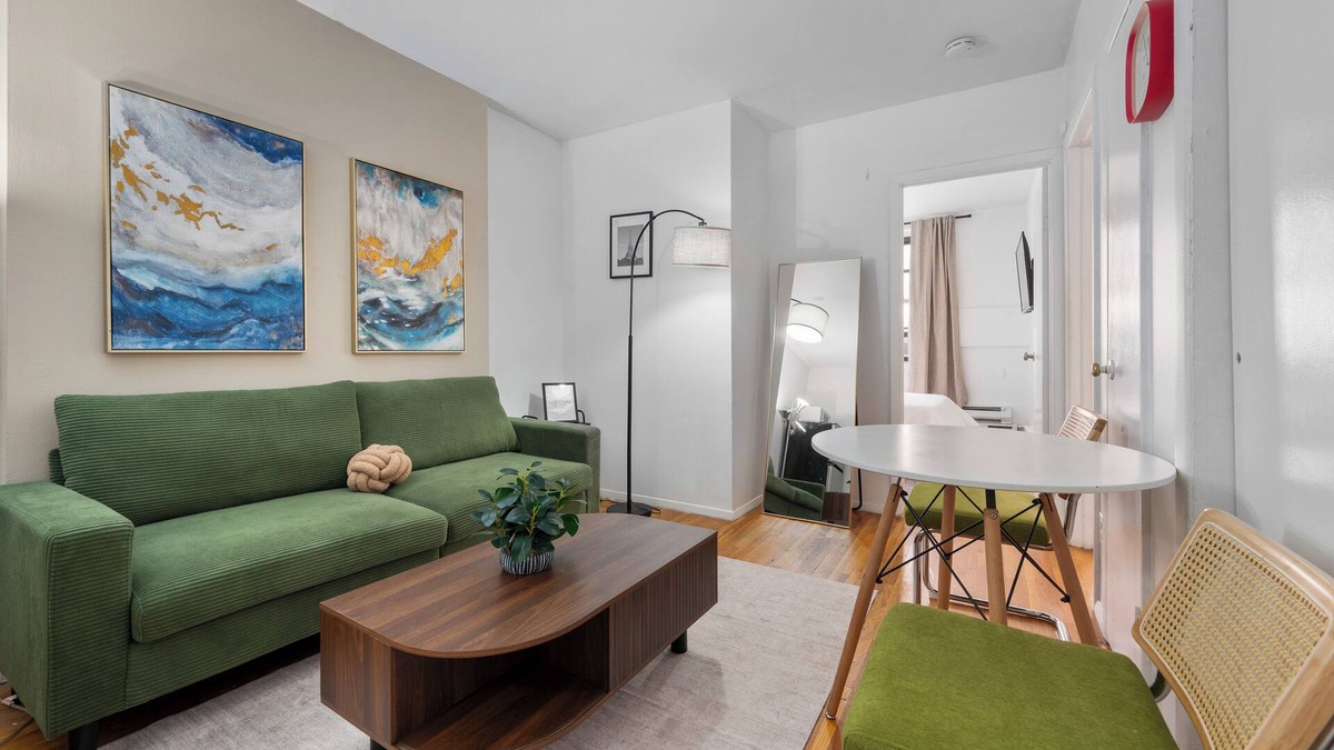 Central Park South Apartment | Cozy 2BR/1BA for 5! Near Central Park!