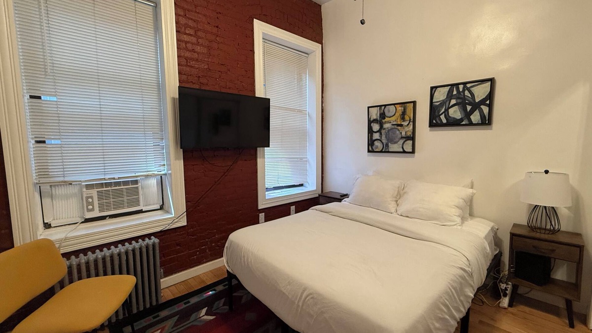 Little Italy Condo | Cozy 2BR Apt in LES/Steps to Soho&Chinatown