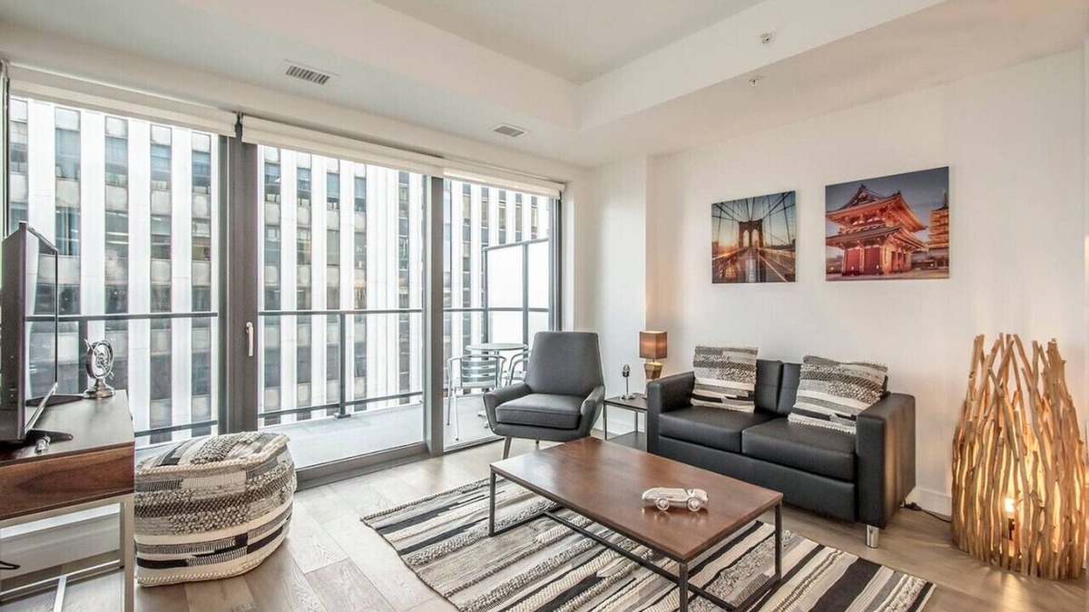 Downtown Halifax Apartment | Cozy 2BR Apt with Gym and Cinema near Pier 21