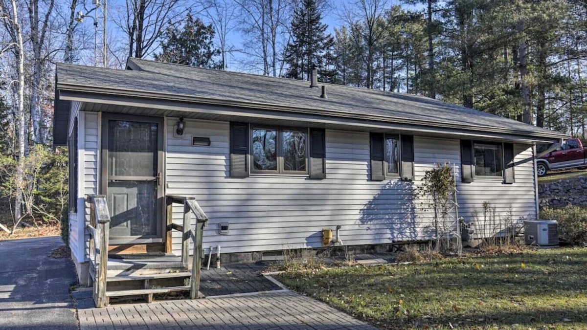 Mountain Cottage | Cozy 2BR Cabin on Desired Maiden Lk! Trail Access