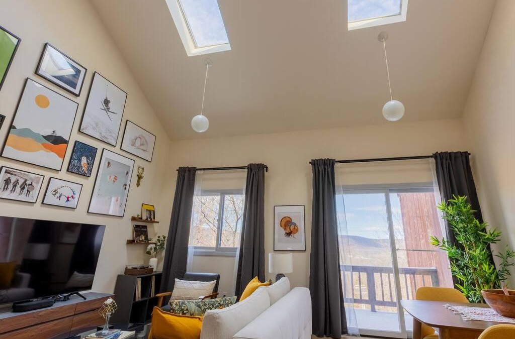 Vernon Apartment | Cozy 2BR condo w/valley views