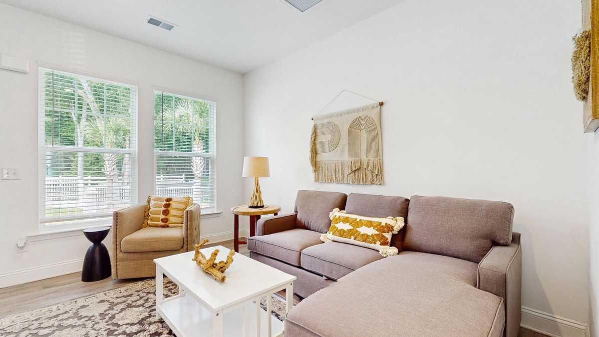 Goose Creek House | Cozy 2BR Pet Friendly Walkable Resort Cottage w/Pool Access