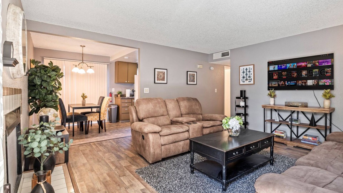 Citrus Heights Apartment | Cozy 2BR Retreat in Citrus Heights w/Parking