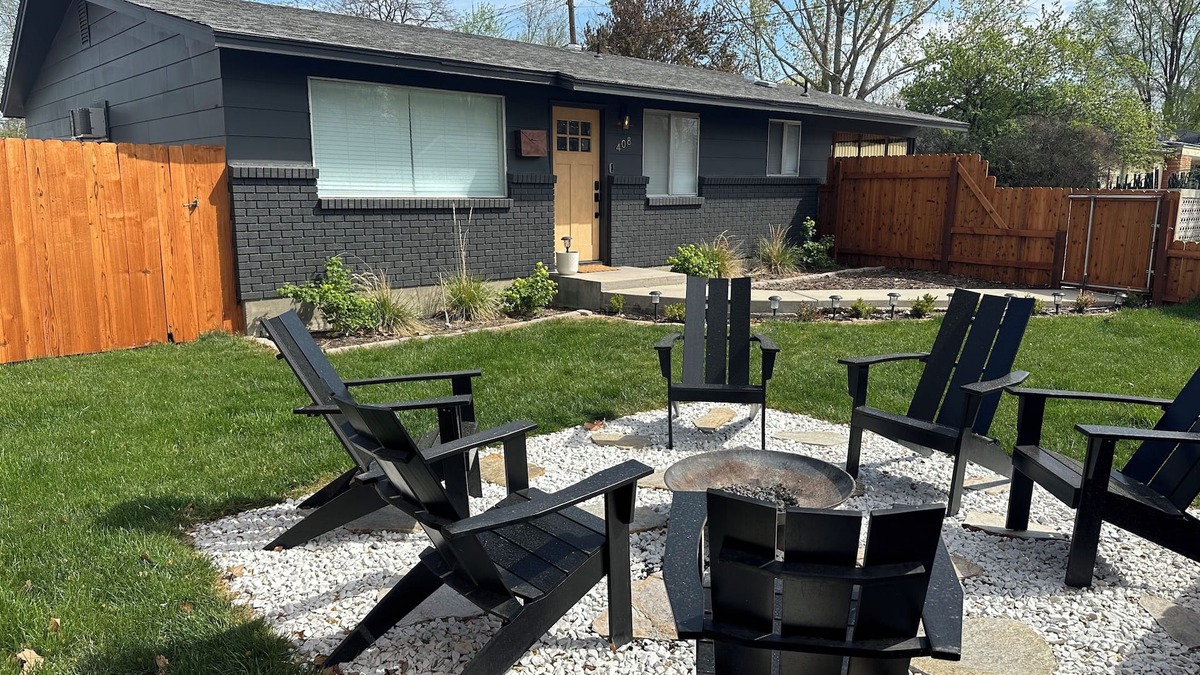 Nampa House | Cozy 2BR Retreat w/Firepit, DT Nampa/NNU Walkable