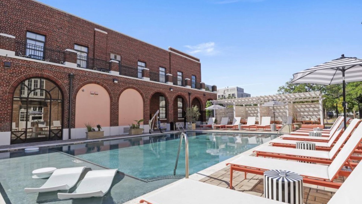 New Orleans Hotel | Cozy 2BR Suite in Historic Downtown NOLA