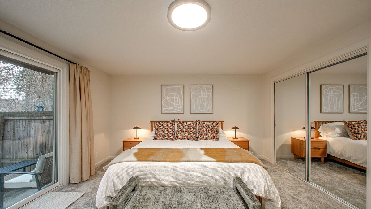 East End House | Cozy 2BR Townhome - 1mi. from downtown!