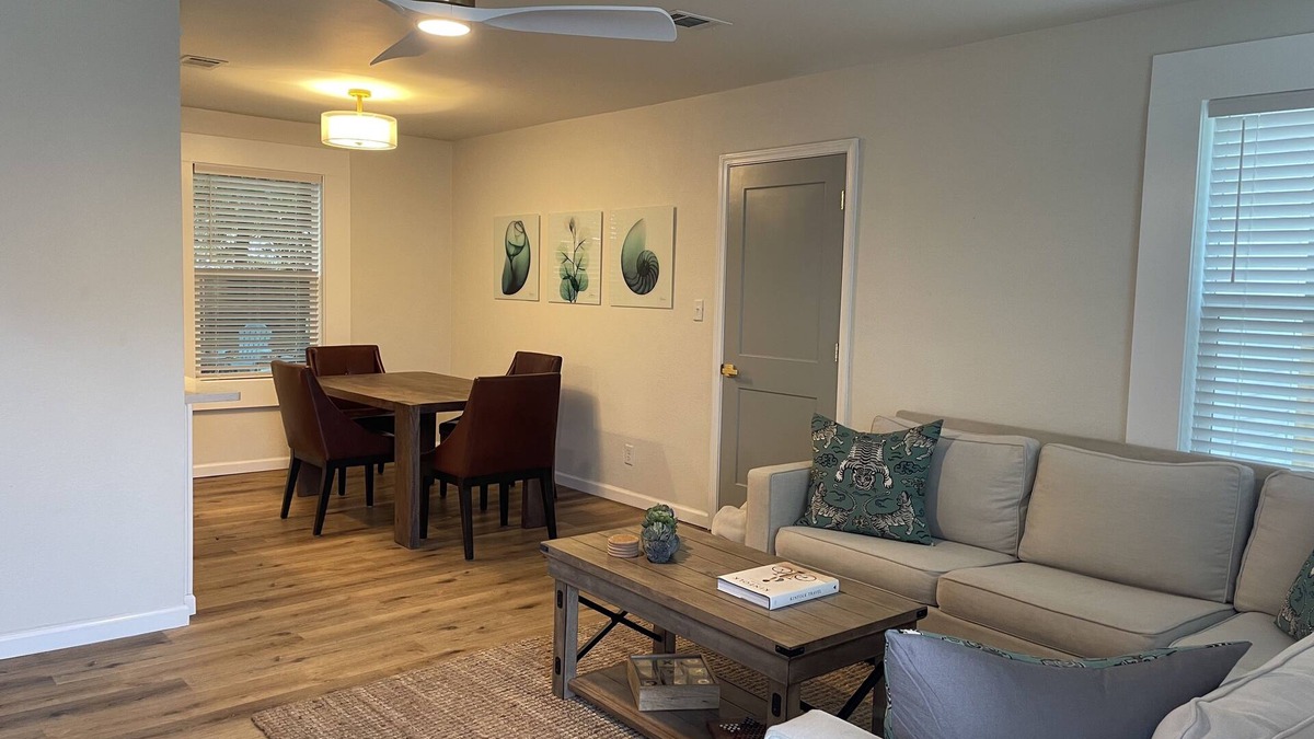 Warrington Cottage | Cozy 3 bed, 2 bath cottage 0.2 miles to boat ramp/waterfront trails Dog friendly