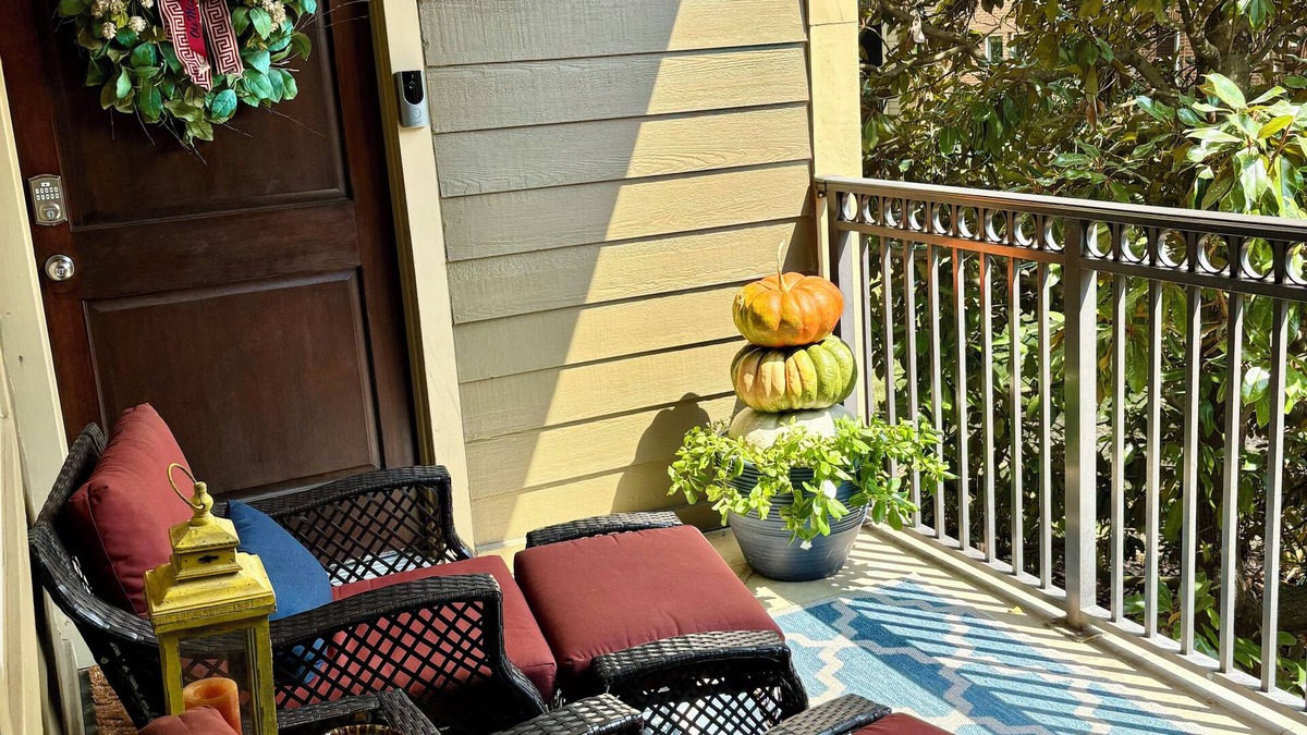 Oxford Condo | Cozy 3 Bedroom/2 Bath - less than 1 mile walk to UM Football/Baseball Stadium!