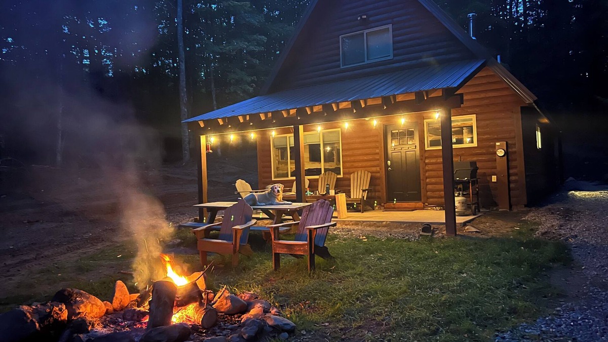 Iron River Cabin | Cozy 3-bedroom cabin in Ottawa National Forrest near Iron River MI.