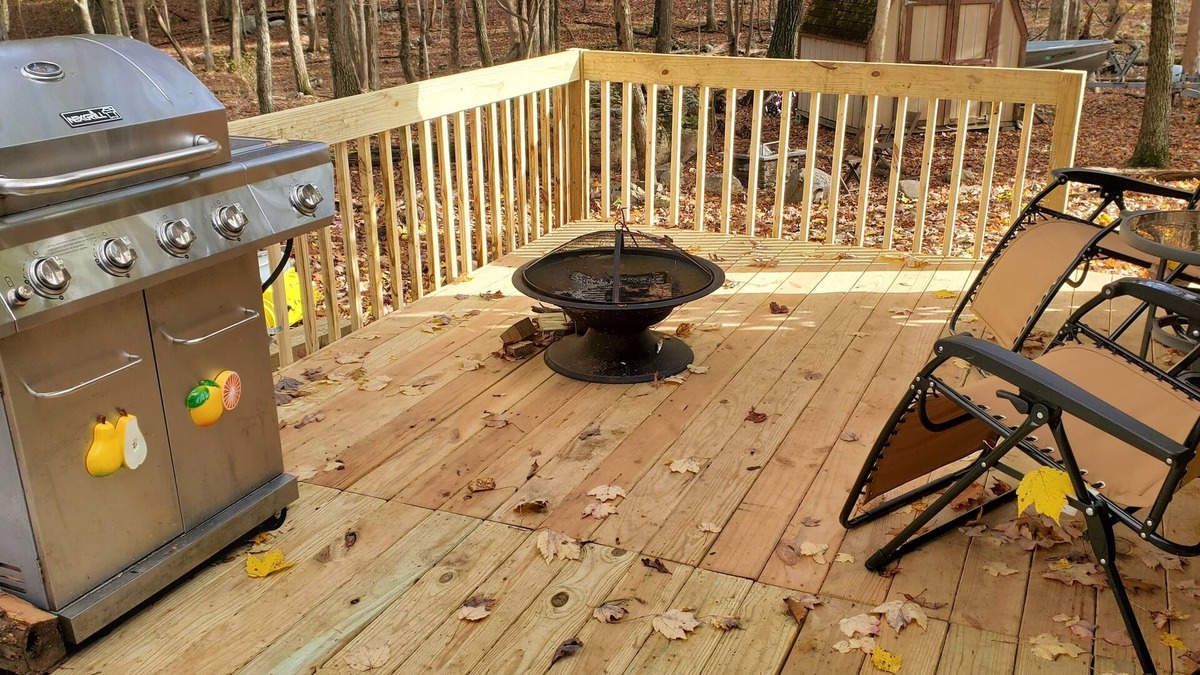 Bushkill Ski Chalet | Cozy 3-bedroom chalet in charming Bushkill with WiFi, Ski, nature, mountain
