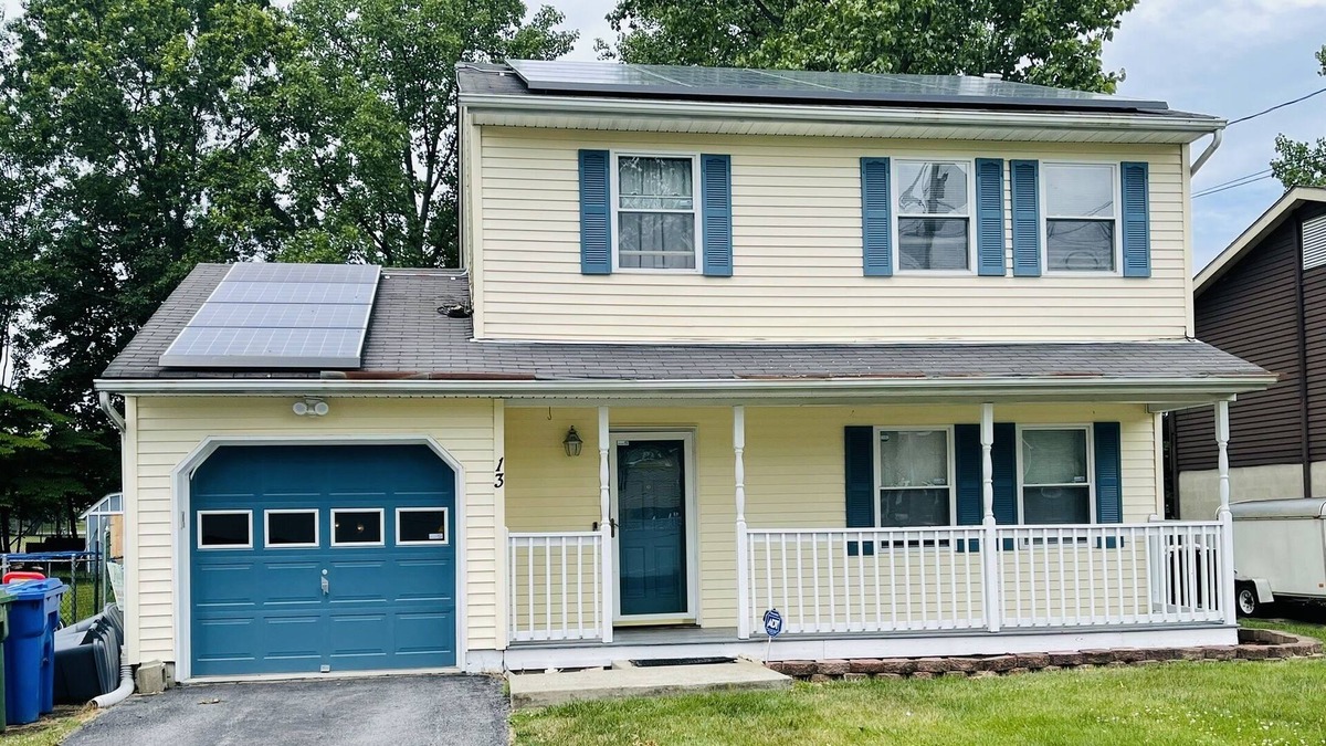 Middletown House | Cozy 3 Bedroom Home near Legoland and Shopping