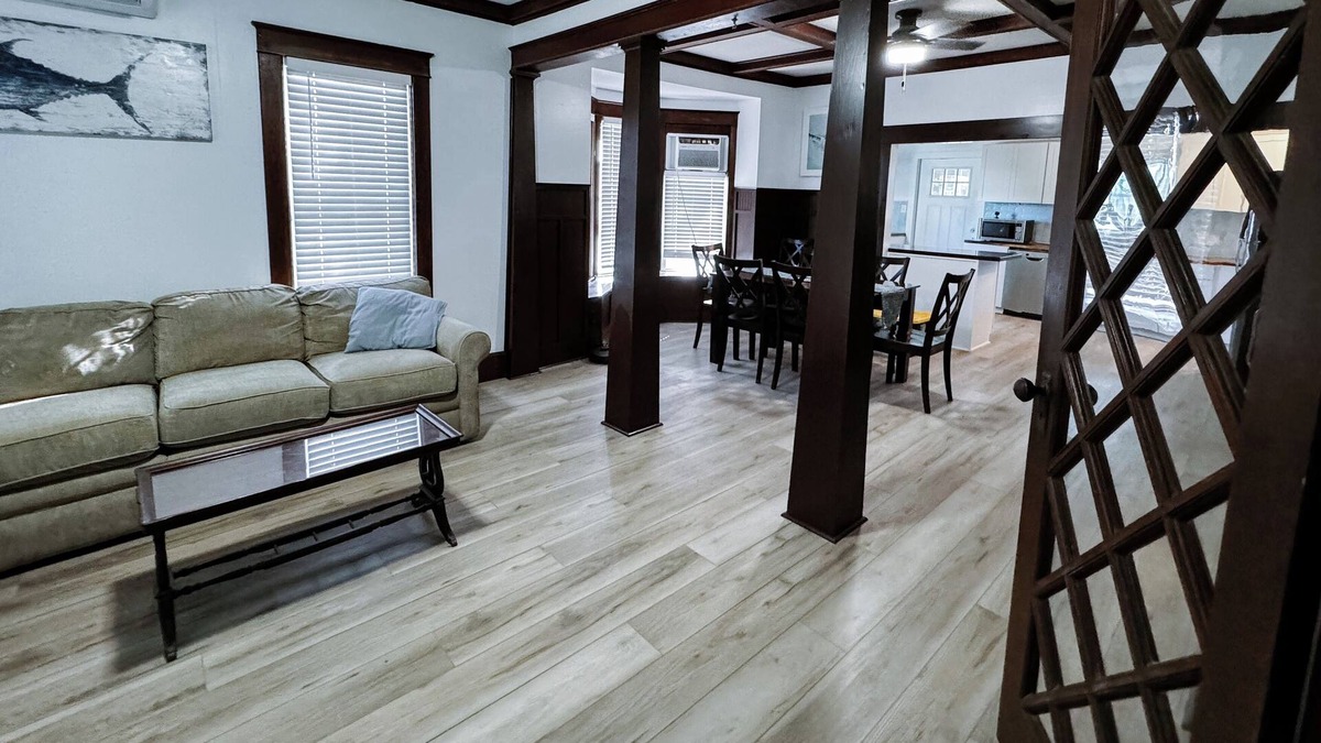 Aransas Pass House | Cozy 3-bedroom house central to Rockport & Port Aransas with WiFi, AC, Fire pit