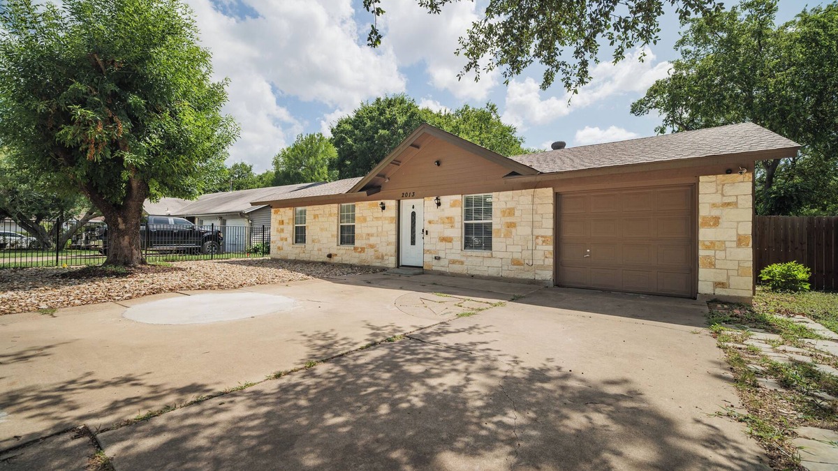 Franklin Park House | Cozy 3-bedroom house in Central Austin