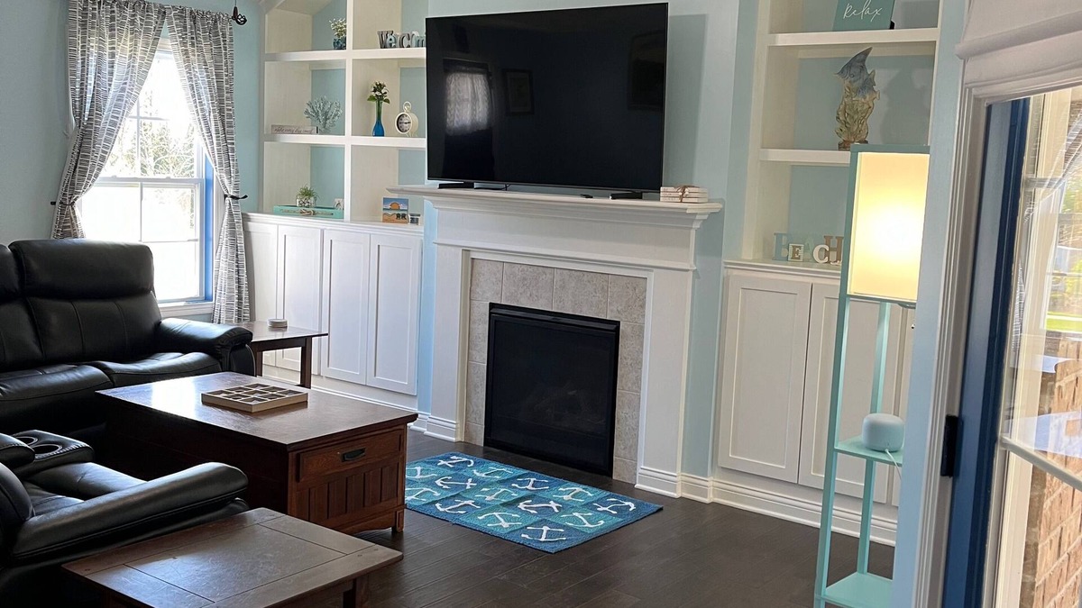 Buechel House | Cozy 3-bedroom house in charming Louisville with a tropical feel