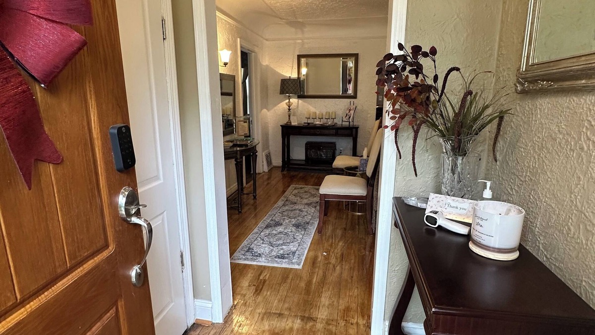 Detroit House | Cozy 3-bedroom house with WiFi, AC in historic Detroit north rosedale park