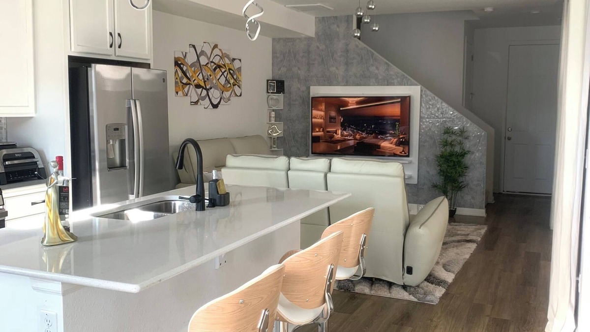 Commerce City House | Cozy 3-bedroom townhome in Commerce City, Co, near DIA, 18-min to downtown.
