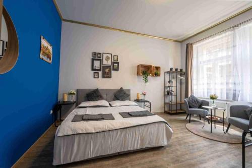 Andel Apartment | Cozy 3-BRD riverside apartment in center Prague