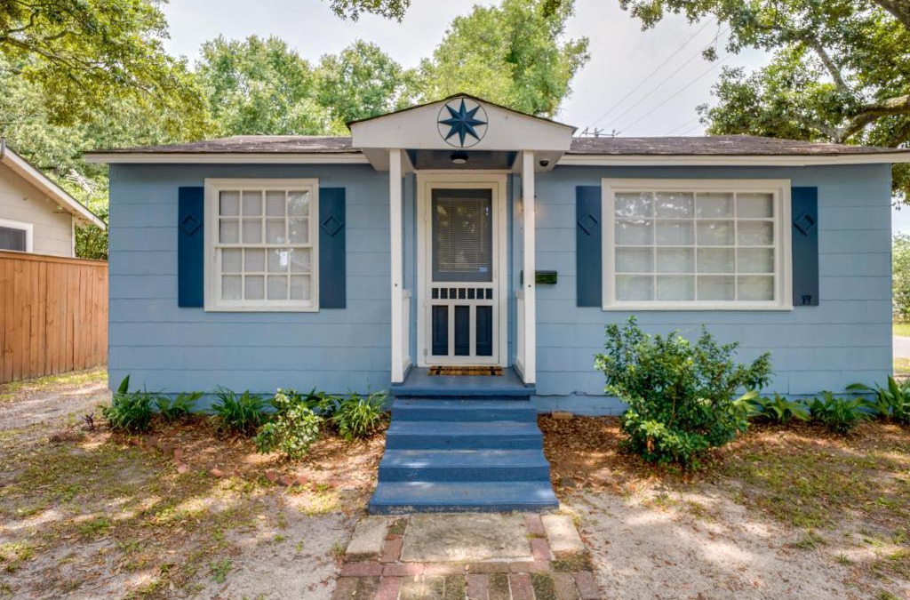 Gulfport House | Cozy 3 Oaks Cottage in Gulfport Close to Beach!