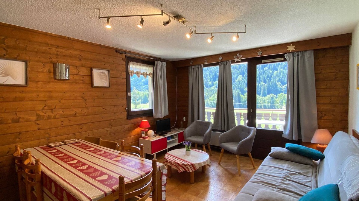 La Chapelle-d'Abondance Apartment | Cozy 35m² Apartment in Village Center with Multi Pass Access!