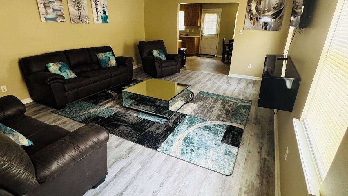 Valdosta House | Cozy 3bd 2ba home located in Valdosta Ga. MAFB, SGMC, VSU,VHS within 5 Mi