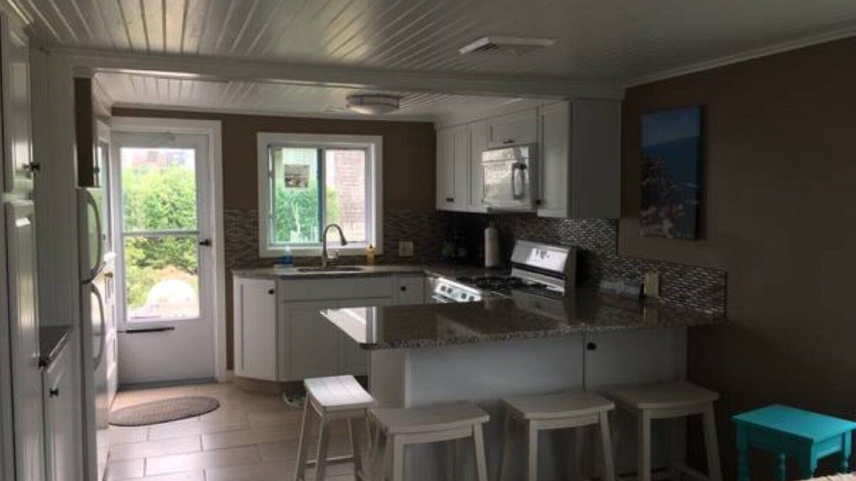 Matunuck Cottage | Cozy 3BDR Matunuck Beach Cottage