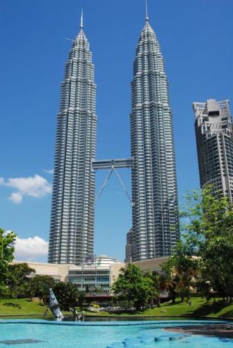 Sentul Pasar Apartment | Cozy 3BR Apartment with KLCC View near Batu Caves & Free Parking