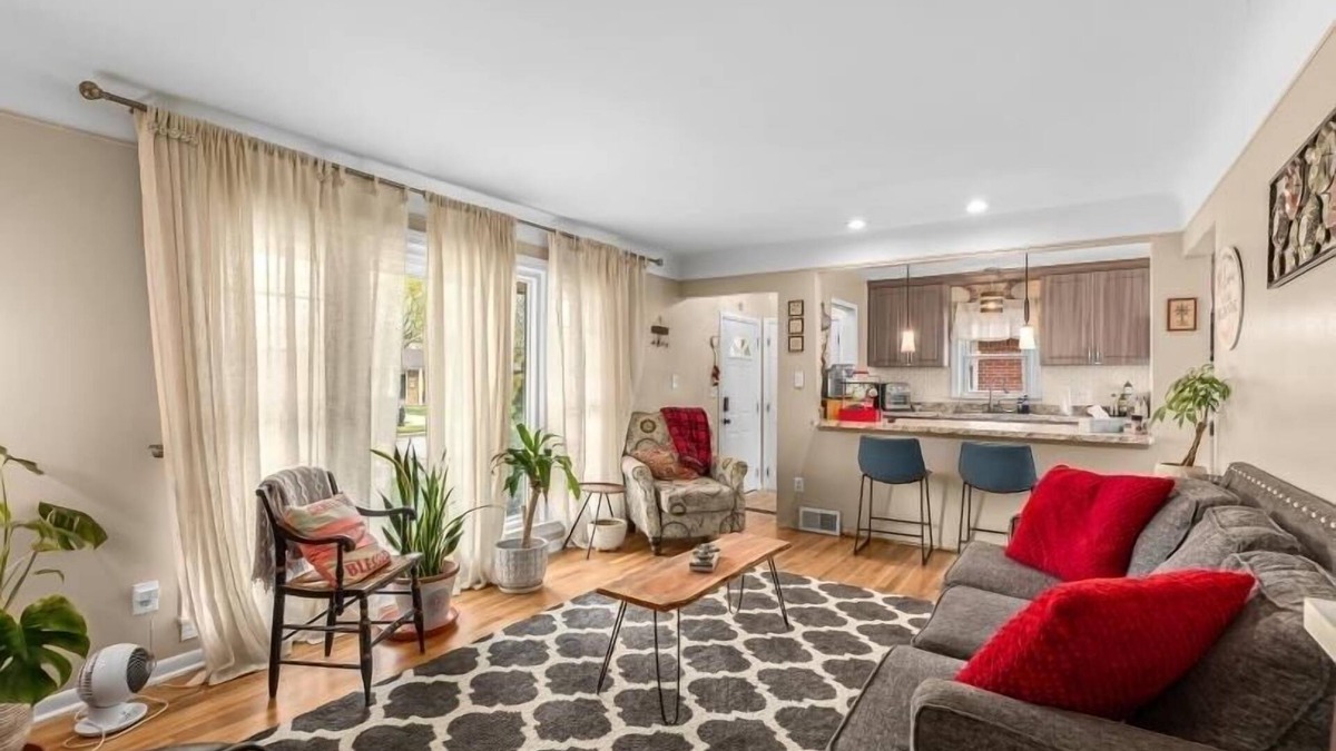 Livonia House | Cozy 3BR Gem - Near Detroit Airport