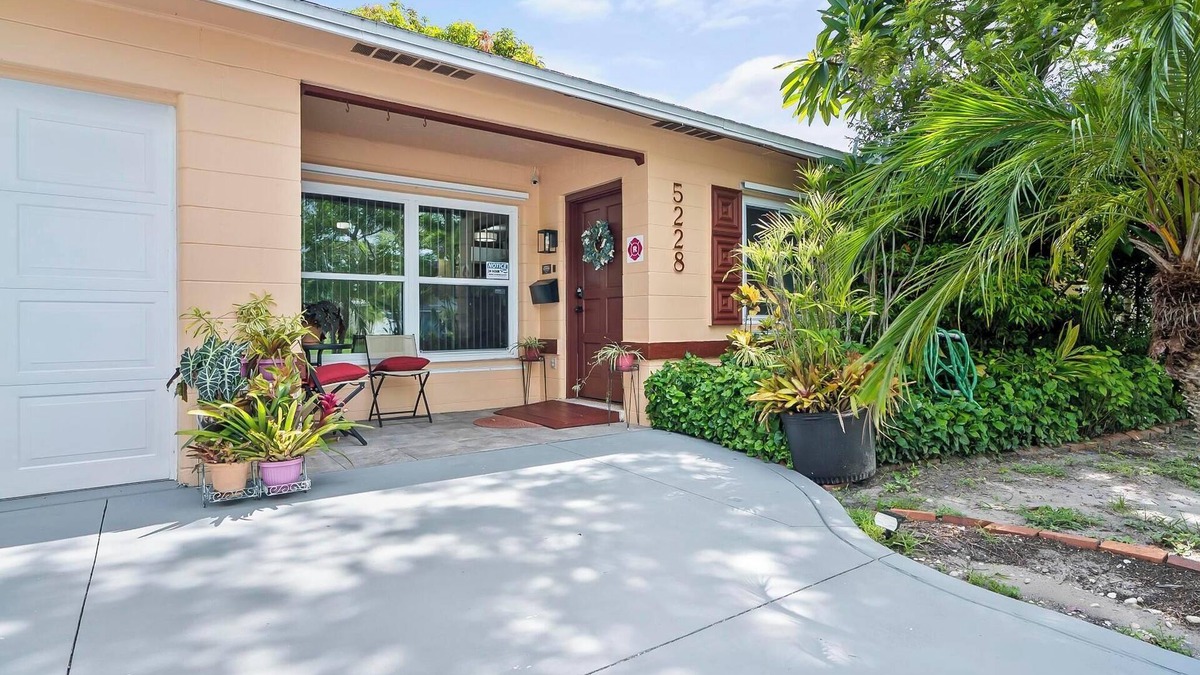 Disston Heights House | Cozy 3BR Home + Fully Fenced Yard in St. Pete