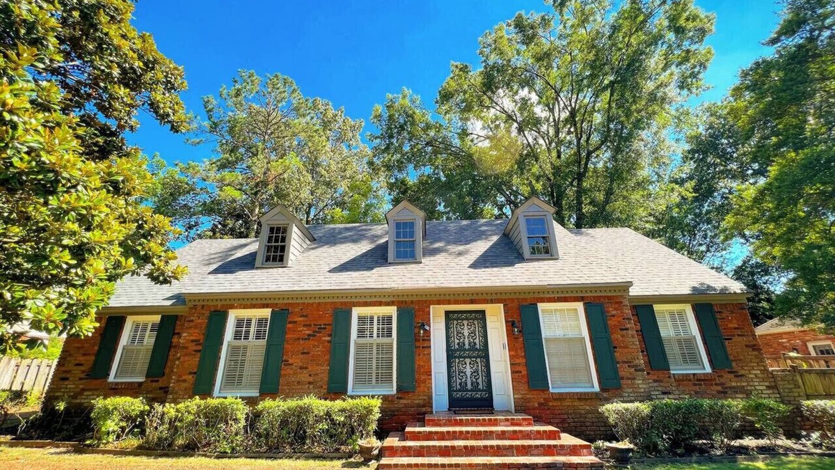 East Memphis House | Cozy 3BR Memphis Stay, Pet Friendly BBQ & Games