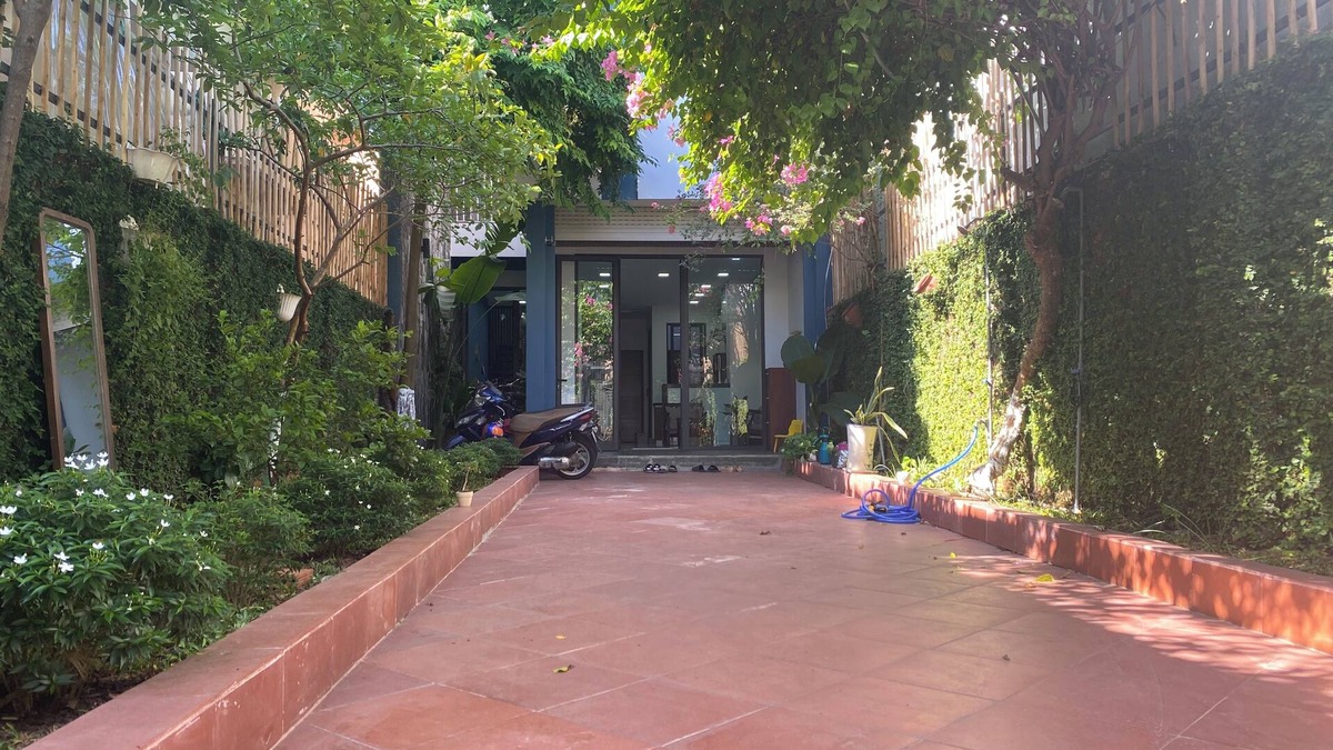 Son Tra House | Cozy 3BR Near Beach, Tranquil Fish Pond & Parking
