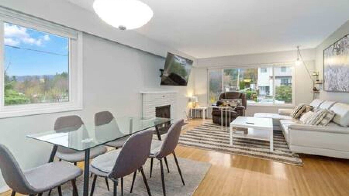 Central Lonsdale House | Cozy 3BR Retreat in North Van!