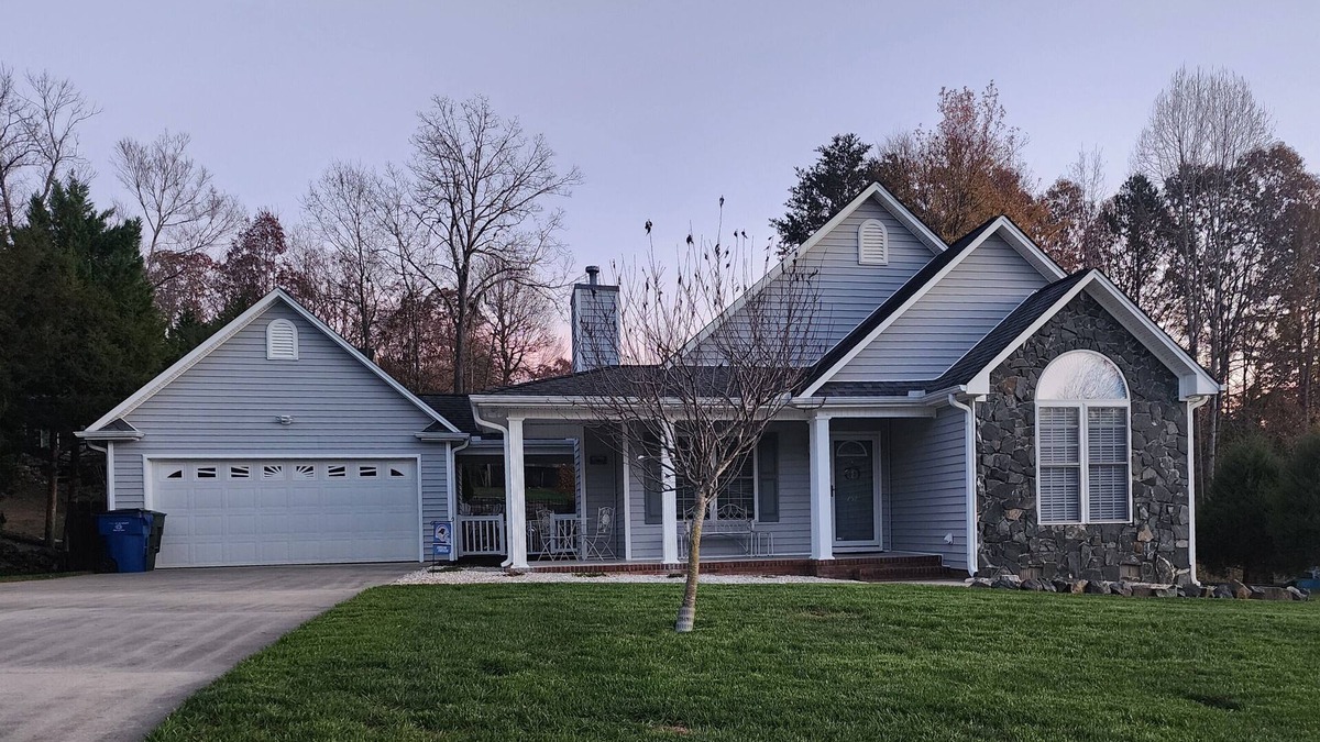 Graham House | Cozy 3BR w/Fenced Yard, Porch & Easy City Access- Pets Welcome!