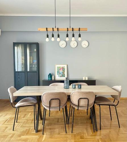 Ampelokipoi Apartment | Cozy 3BRs Family Haven near Metro&Acropolis