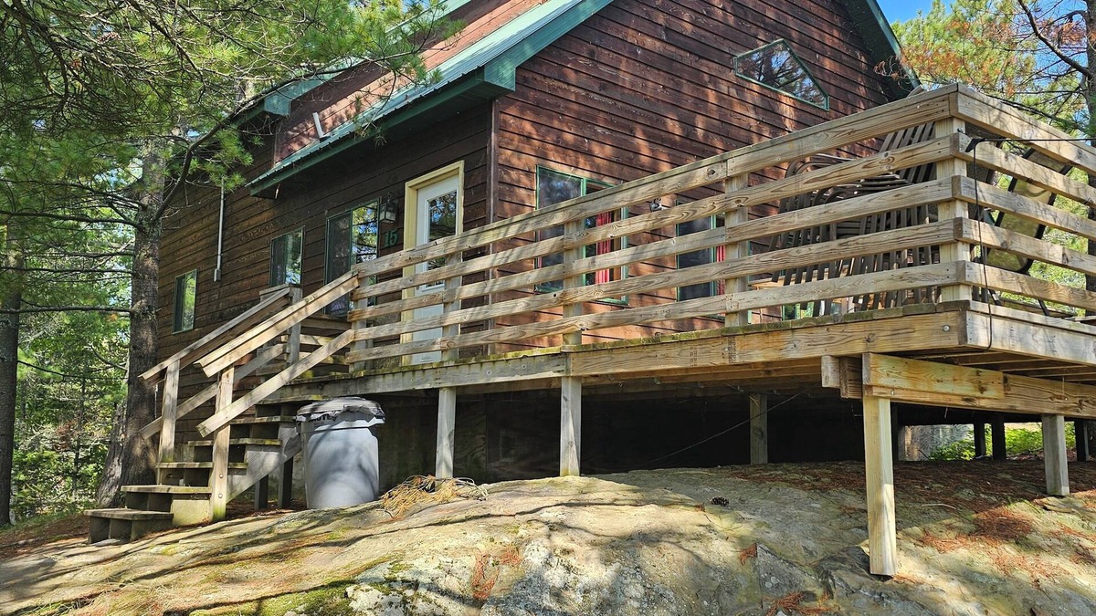 International Falls Cabin | Cozy 4-bedroom cabin steps from Voyageurs National Park and Snowmobile Trails!