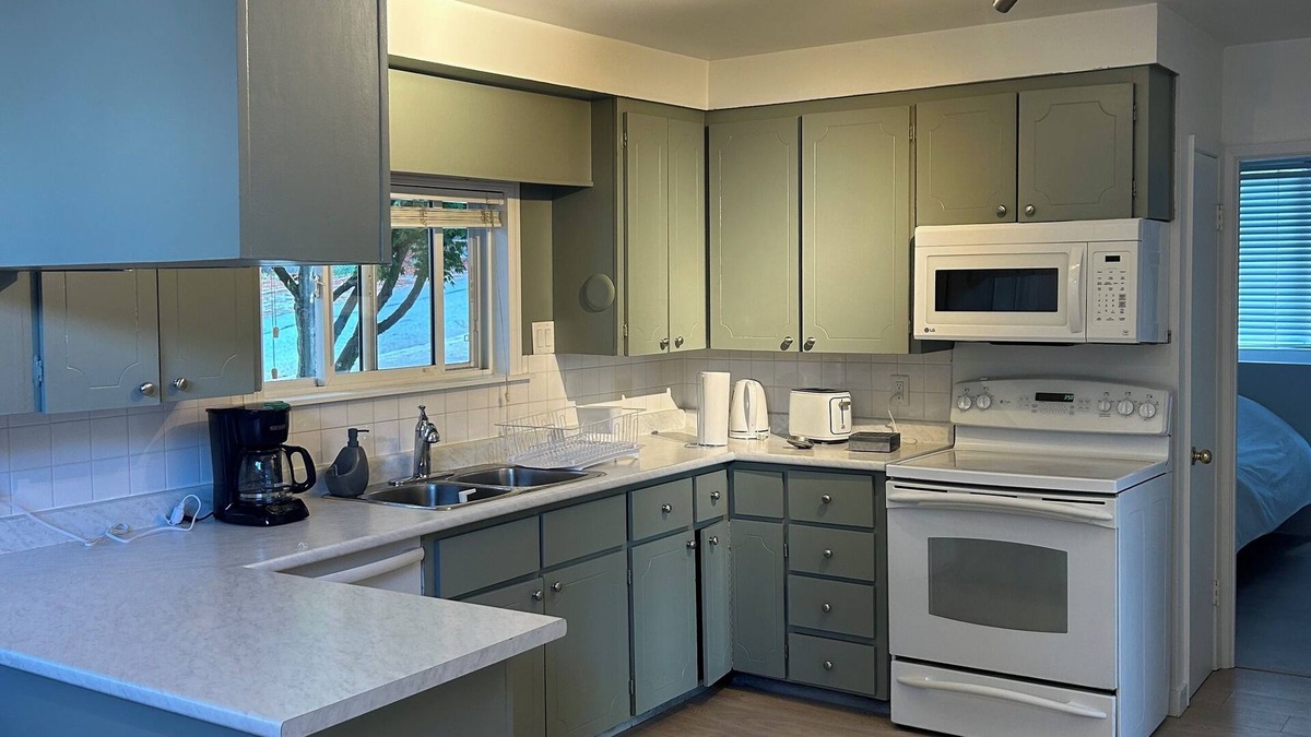 District of North Vancouver House | Cozy 4 bedroom home near Grand Blvd Park