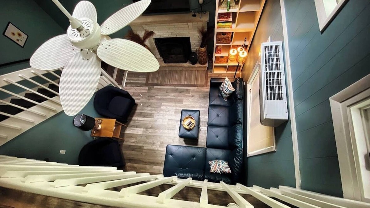 Hamlin Ski Chalet | Cozy 4-bedroom chalet in the Hideout with WiFi, AC