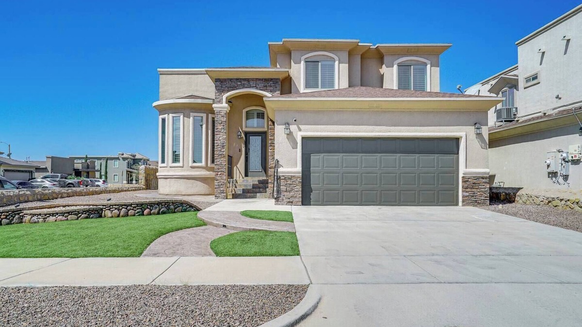 Biggs Field House | Cozy 4-bedroom house in El Paso near Oasis water park and Ft. Bliss