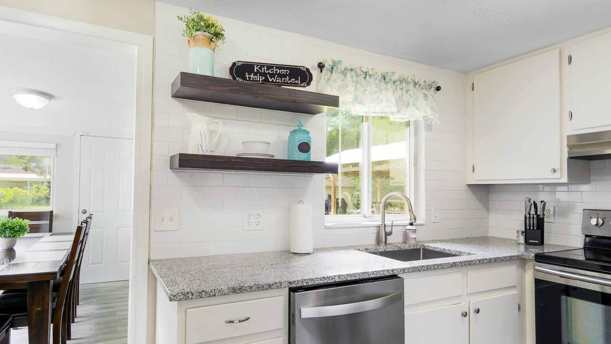 Orange Park House | Cozy 4Bd 2.5Bth 35 min from beach & 28 min to Mayo