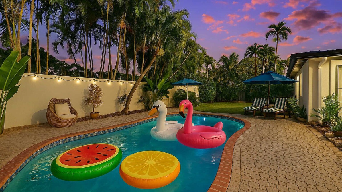 Harbor Beach Villa | Cozy 4BR Pool Villa | Near The Beach | w/Arcades