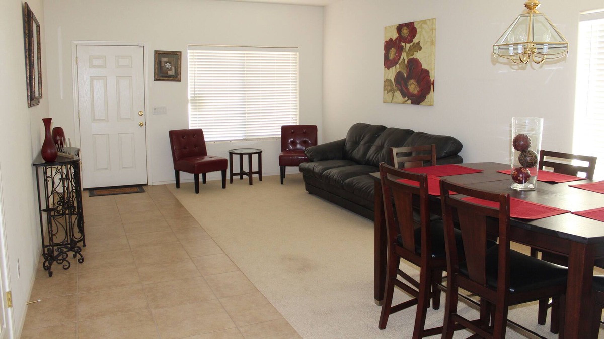 Tartesso House | Cozy 5 Bdrm 2.5 ba with a Pool!